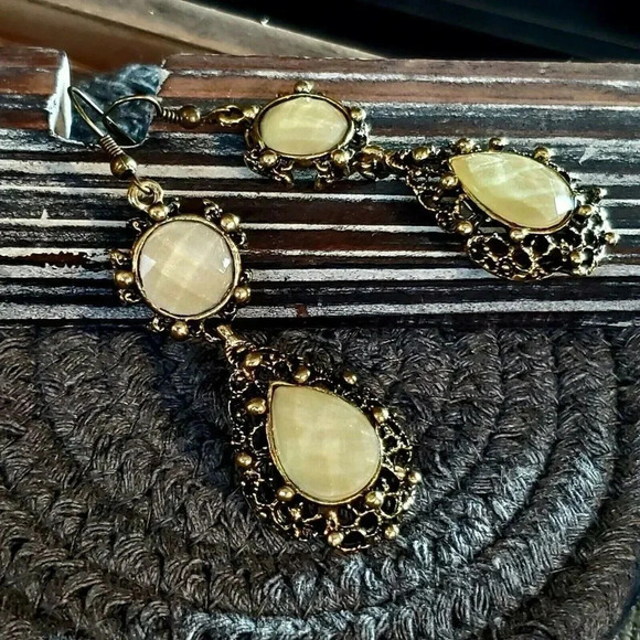 Vintage Edgy Victorian Style Antique Brass Teardrop Earrings - Picture 1 of 7